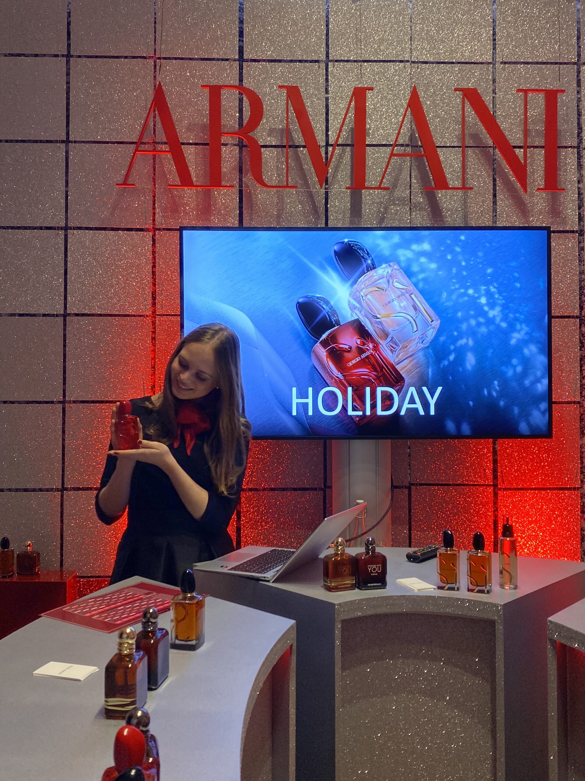 Ines Beels bij event voor Ici Paris Xl werkend voor Armani en Charmies Agency