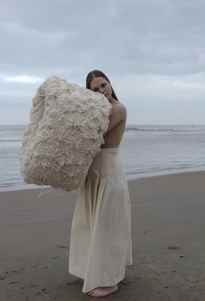 Photoshoot skirt silhouet handmade by Eline Bernaerts